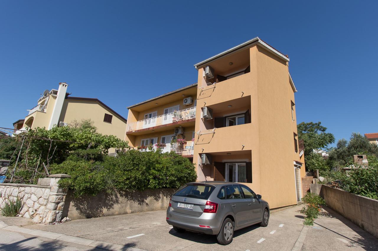 Apartment Anton Cres Exterior photo