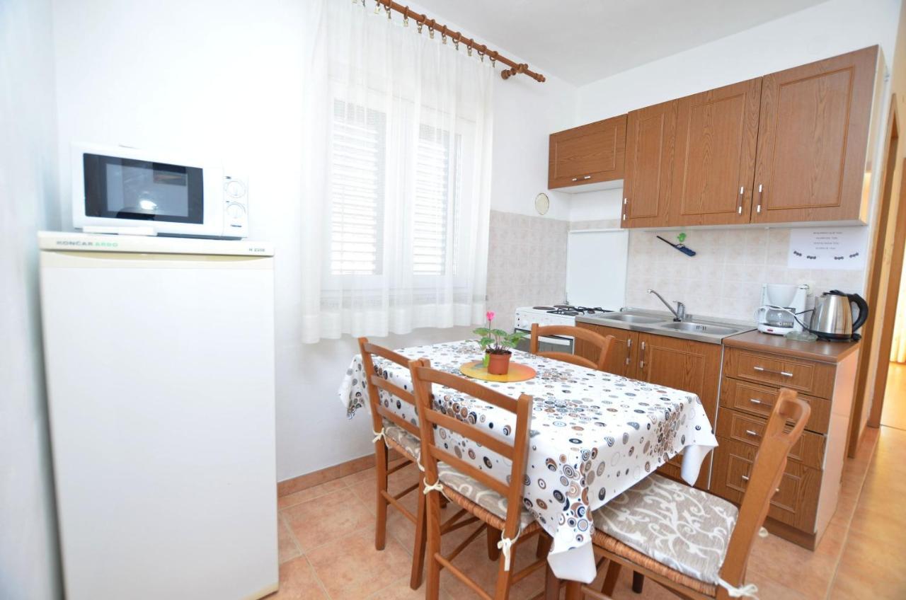 Apartment Anton Cres Exterior photo